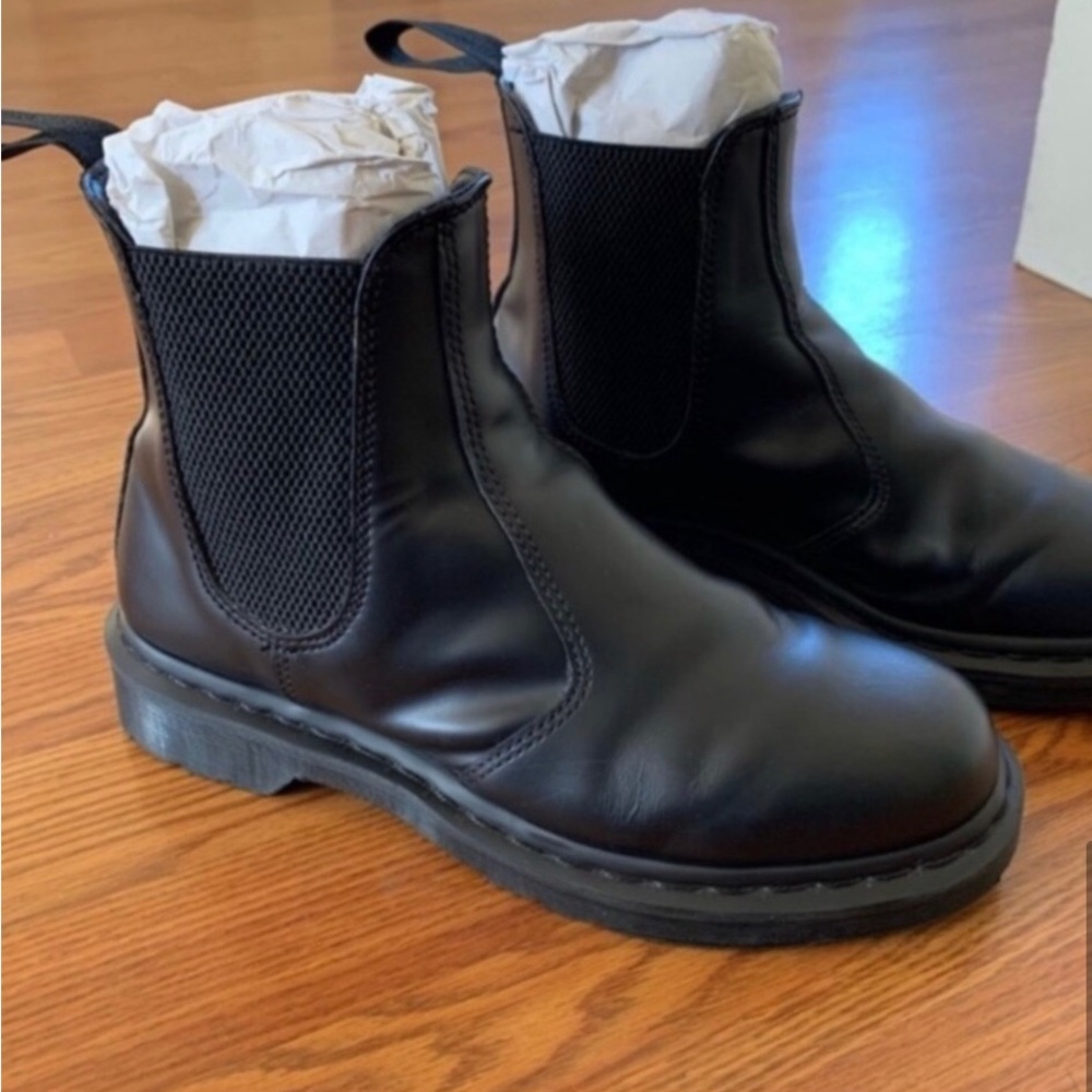 Dr. Martens Matte Black Mono Chelsea ankle boots